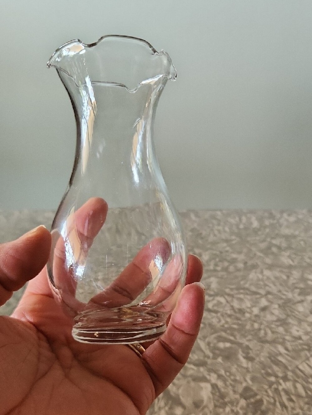 Source Unknown Clear Ruffled Rim Glass Vase - Picture 6 of 9
